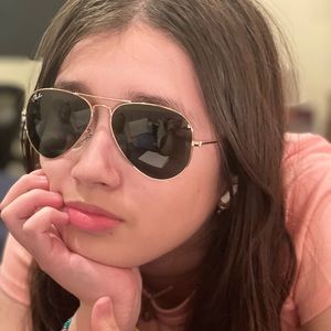 Meet your Posher, Aidee